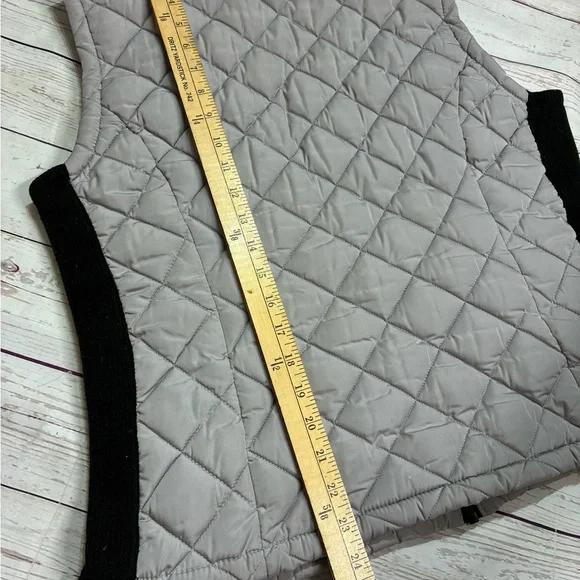 Women’s Large Sleeveless Andrew Marc Gray Quilted Vest Black Ribbed Stretch Trim - Picture 7 of 14